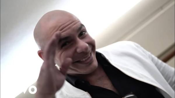 Embedded thumbnail for Pitbull, Robin Thickie, Joe Perry és Travis Barker egy videóban